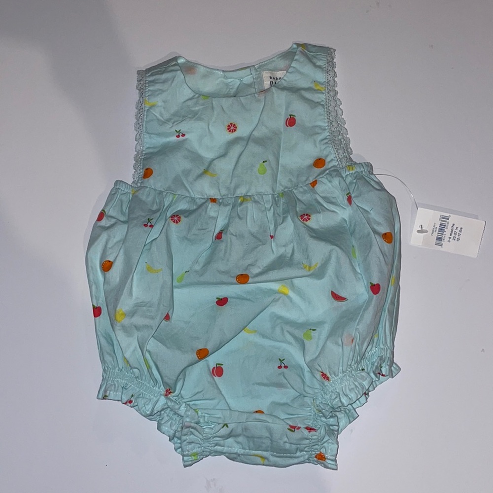 Baby gap bubble romper NWT 3-6 months